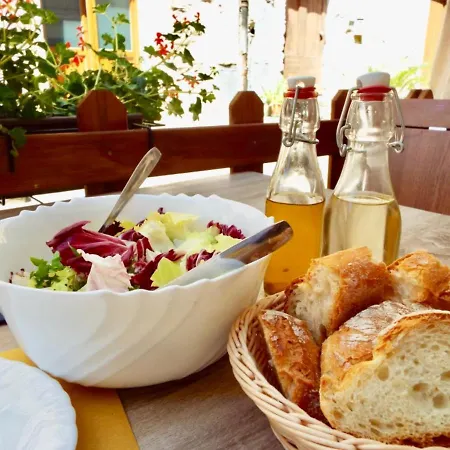アパート Casa Valentino In Via Liberale Sleeps 8 Italy