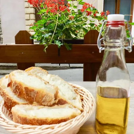 Casa Valentino In Via Liberale Sleeps 8 Italy
