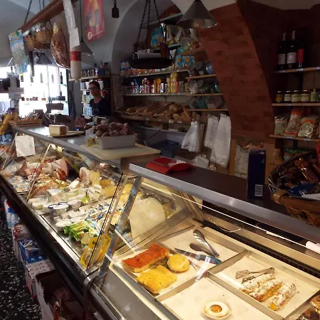 アパート Casa Valentino In Via Liberale Sleeps 8 Italy *