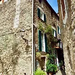 Casa Valentino In Via Liberale Sleeps 8 Italy Appartamento *