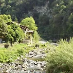 Appartamento Casa Valentino In Via Liberale Sleeps 8 Italy *