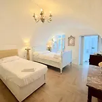 Διαμέρισμα Casa Valentino In Via Liberale Sleeps 8 Italy Isolabona