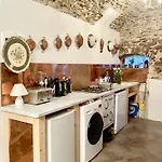 Casa Valentino In Via Liberale Sleeps 8 Italy Appartement Isolabona