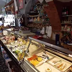Appartamento Casa Valentino In Via Liberale Sleeps 8 Italy *