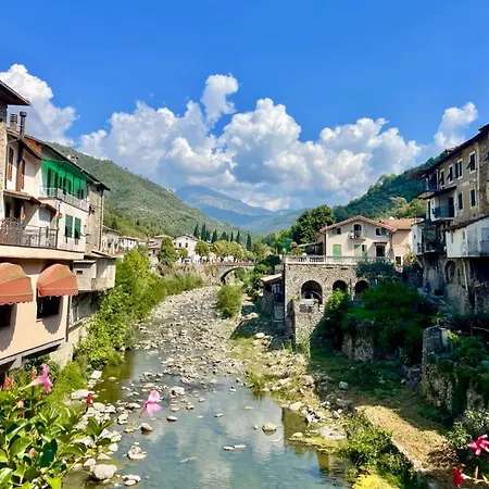 Casa Valentino In Via Liberale Sleeps 8 Italy