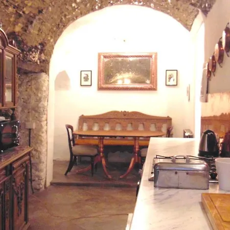 Casa Valentino In Via Liberale Sleeps 8 Italy Apartmán Isolabona