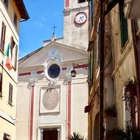 Apartment Casa Valentino In Via Liberale Sleeps 8 Italy *