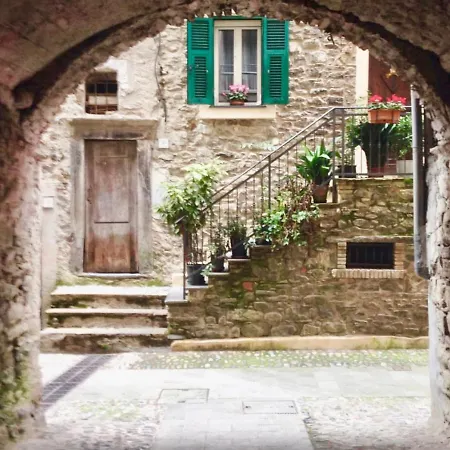 Apartment Casa Valentino In Via Liberale Sleeps 8 Italy *
