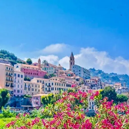 Lejlighed Casa Valentino In Via Liberale Sleeps 8 Italy Isolabona