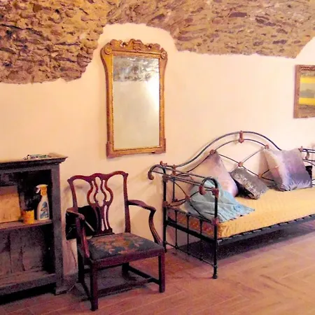 Casa Valentino In Via Liberale Sleeps 8 Italy *