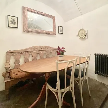 Casa Valentino In Via Liberale Sleeps 8 Italy Apartment