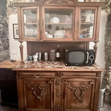 شقة Casa Valentino In Via Liberale Sleeps 8 Italy Isolabona