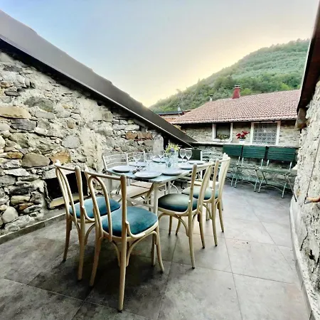 Casa Valentino In Via Liberale Sleeps 8 Italy Apartment *