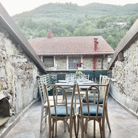 Casa Valentino In Via Liberale Sleeps 8 Italy * Isolabona
