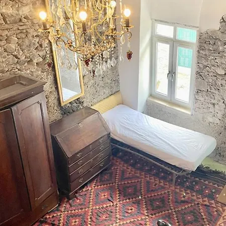 Apartment Casa Valentino In Via Liberale Sleeps 8 Italy
