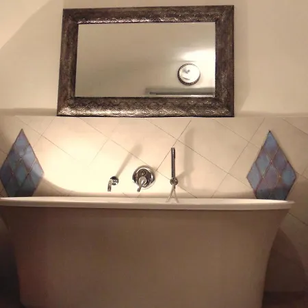 Casa Valentino In Via Liberale Sleeps 8 Italy Isolabona