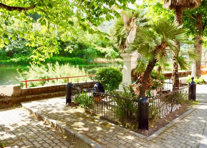 Casa Valentino In Via Liberale Sleeps 8 Italy * Isolabona