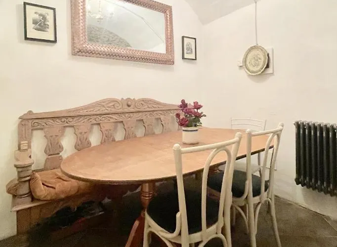 Casa Valentino In Via Liberale Sleeps 8 Italy Lejlighed