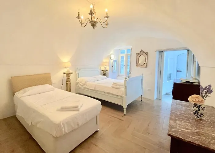 Lejlighed Casa Valentino In Via Liberale Sleeps 8 Italy Isolabona