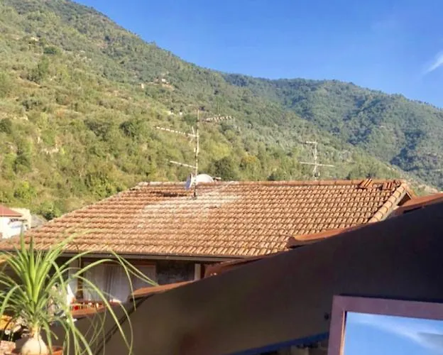 Lejlighed Casa Valentino In Via Liberale Sleeps 8 Italy Isolabona