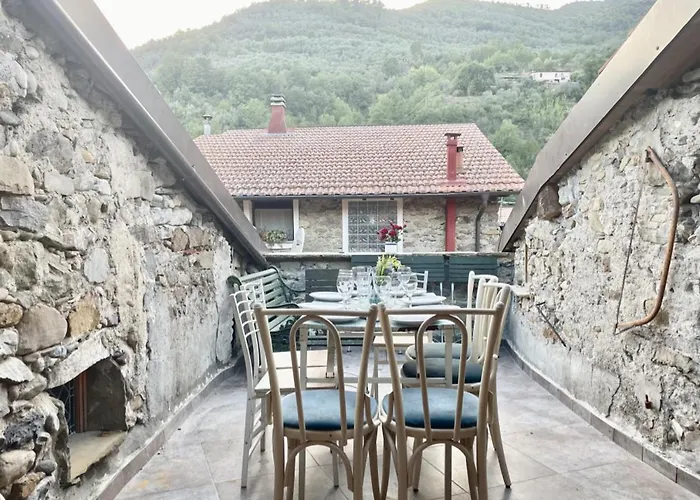 Casa Valentino In Via Liberale Sleeps 8 Italy * Isolabona